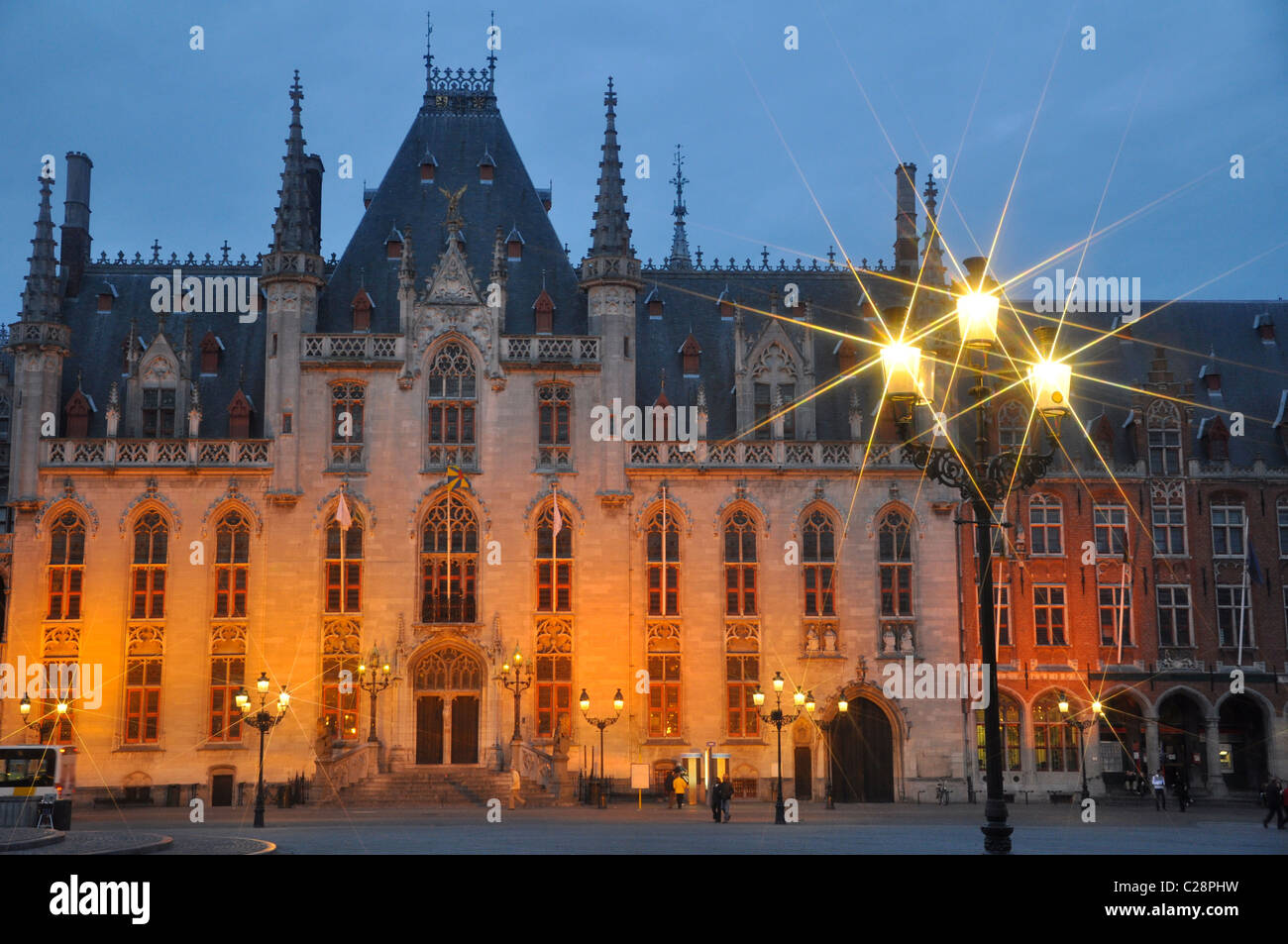 Bruges, Belgio - il Provinciaal Hof, o Provnicial Corte edificio Foto Stock