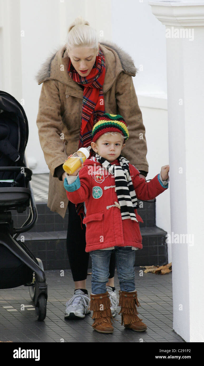 Gwen Stefani portare suo figlio Kingston Rossdale per una passeggiata a Londra, Inghilterra - 15.12.09 : .com Foto Stock