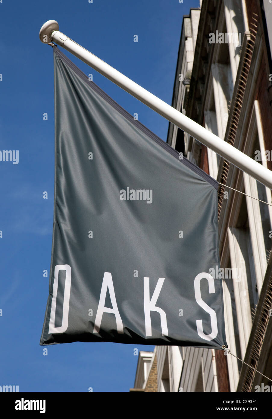 Bandiera su Daks fashion store in Old Bond Street, Londra Foto Stock