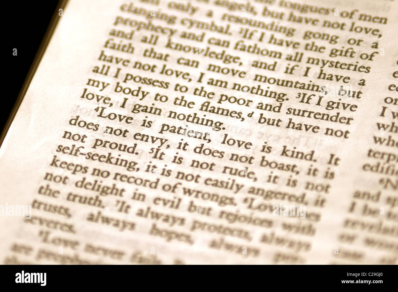 Macro di 1 Corinzi 13:4 L'Amore è paziente. Foto Stock