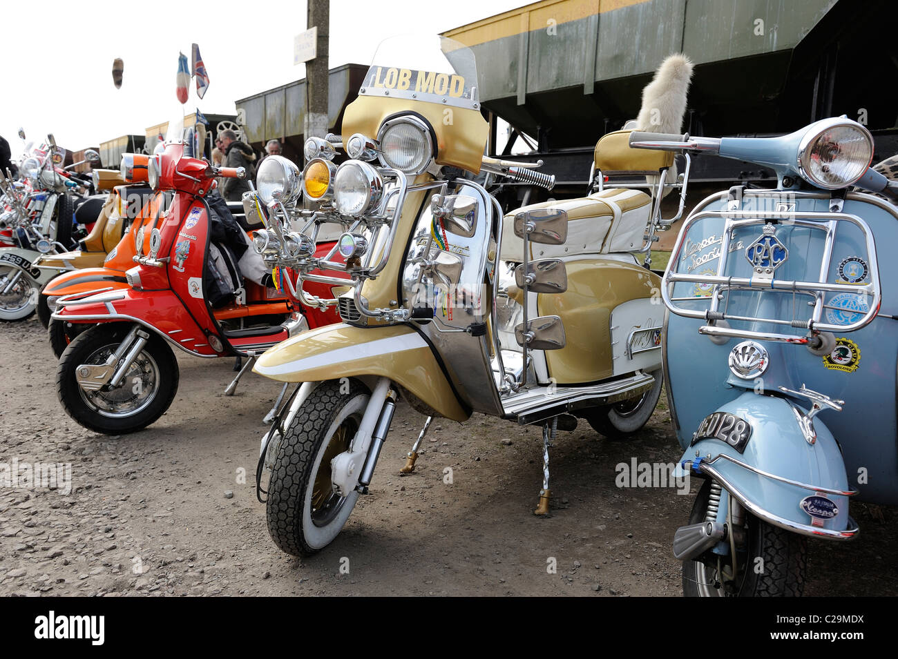La vespa e la lambretta England Regno Unito Foto Stock