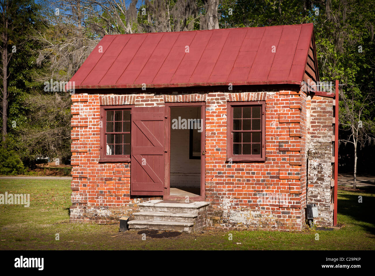 Dipendenza originale edificio a Drayton Hall Plantation in Charleston, Sc. Stile palladiano station wagon costruito da John Drayton nel 1738. Foto Stock