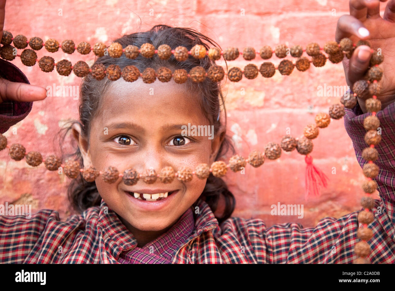 Ritratti di una giovane ragazza in strada di Kathmandu. Il Nepal, Asia Foto Stock