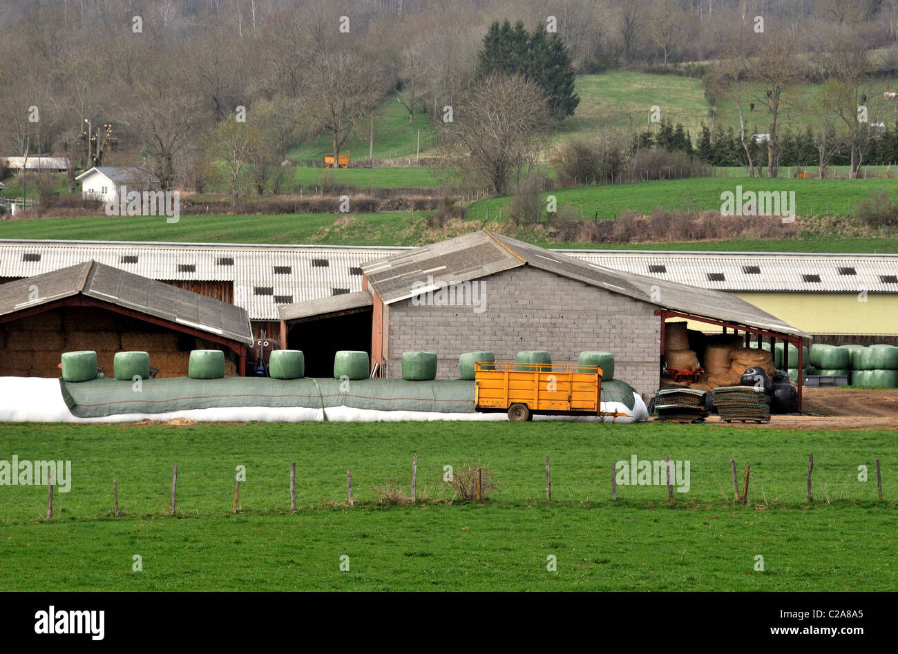 Moderno edificio agricolo, Ceyssat Puy de Dôme, Auvergne, Francia Foto Stock