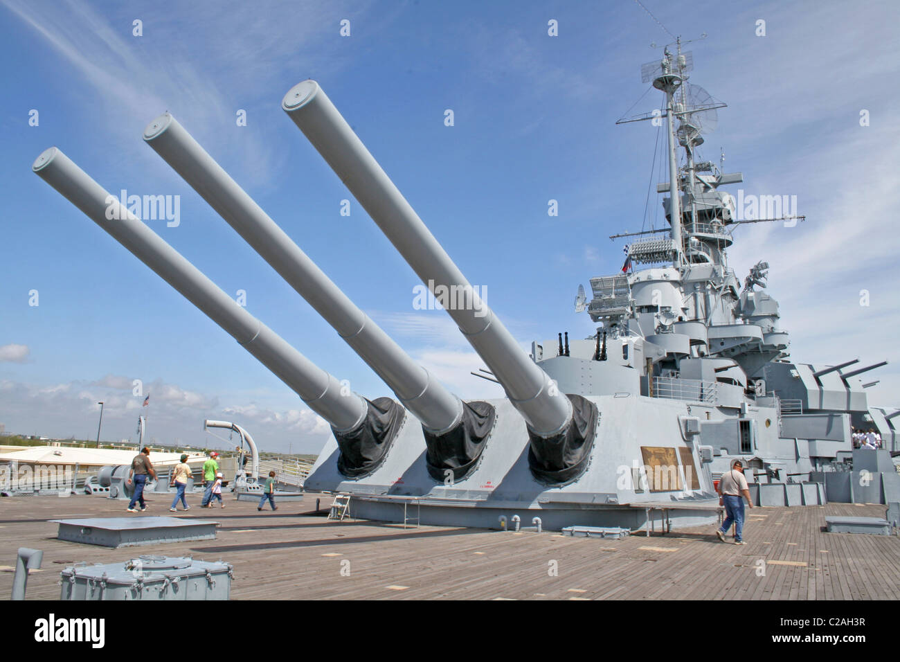 Persone touring USS Alabama Battleship Memorial Park Mobile in Alabama Foto Stock