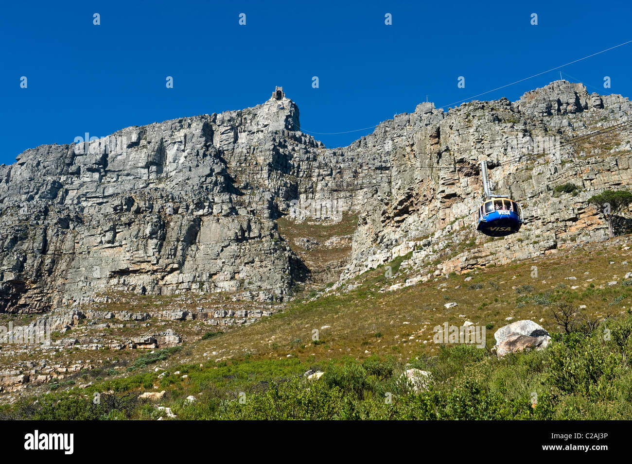 La Montagna della Tavola superiore del cavo e Stazione funivia vista dal Tafelberg, Cape Town, Sud Africa Foto Stock