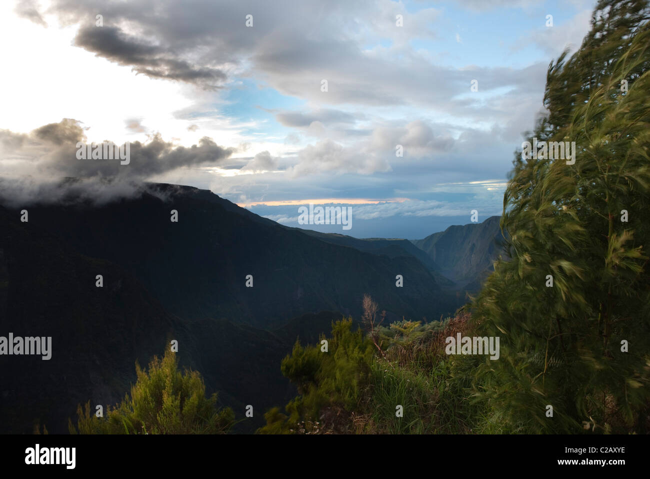 Le montagne vulcaniche, Isola di Reunion (dipartimento francese d' oltremare situato nell'Oceano Indiano) Foto Stock