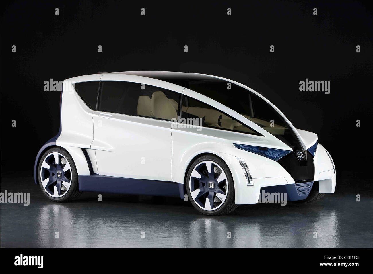 La nuova Honda P-dado (Personal-Neo trasporti urbani) La concept car offre un modular posteriore alloggiamento motore progettato per ospitare un Foto Stock