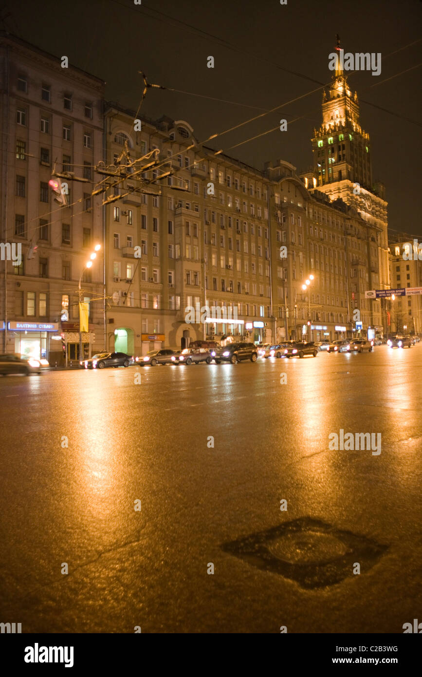 Cancelli Rossi edificio amministrativo, uno dei grattacieli di Mosca in stile stalinista, Mosca, Russia Foto Stock