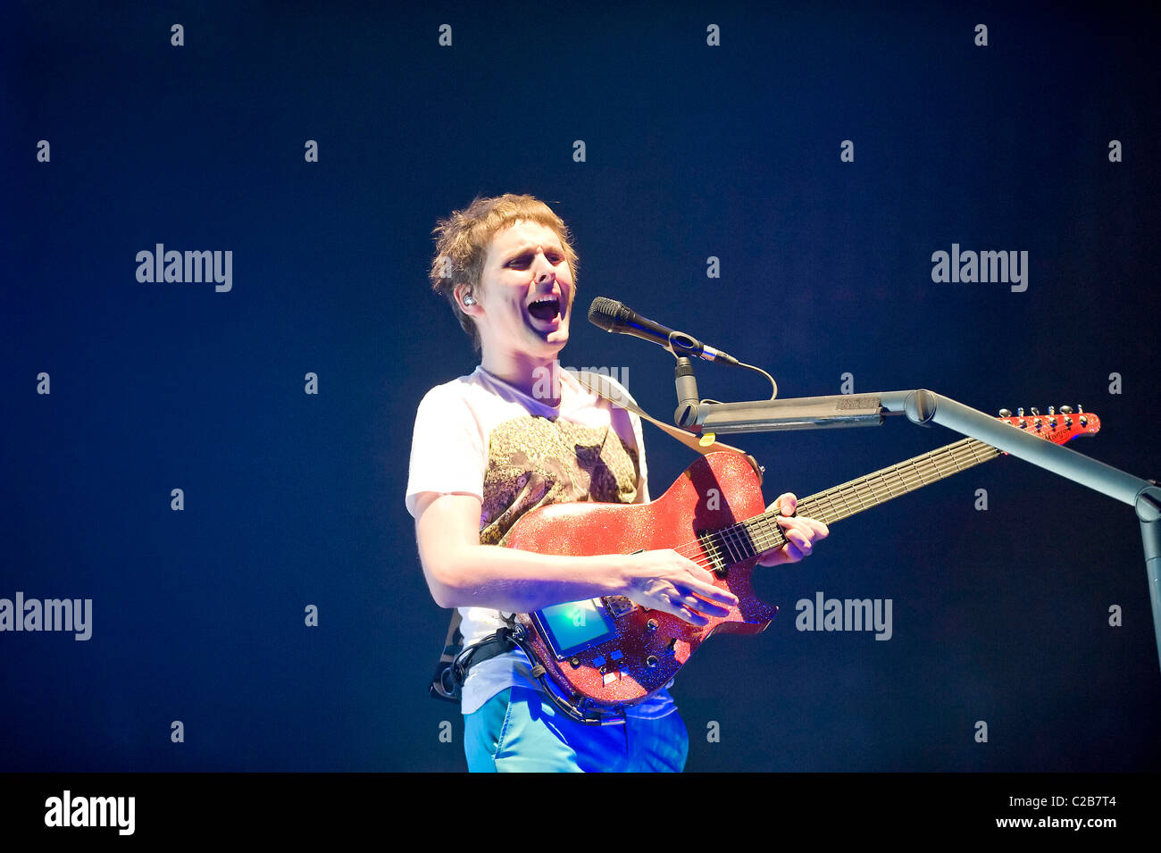 Matthew Bellamy Muse performing live al Bercy di Parigi, Francia - 17.11.09 ** ** obbligatorio Foto Stock