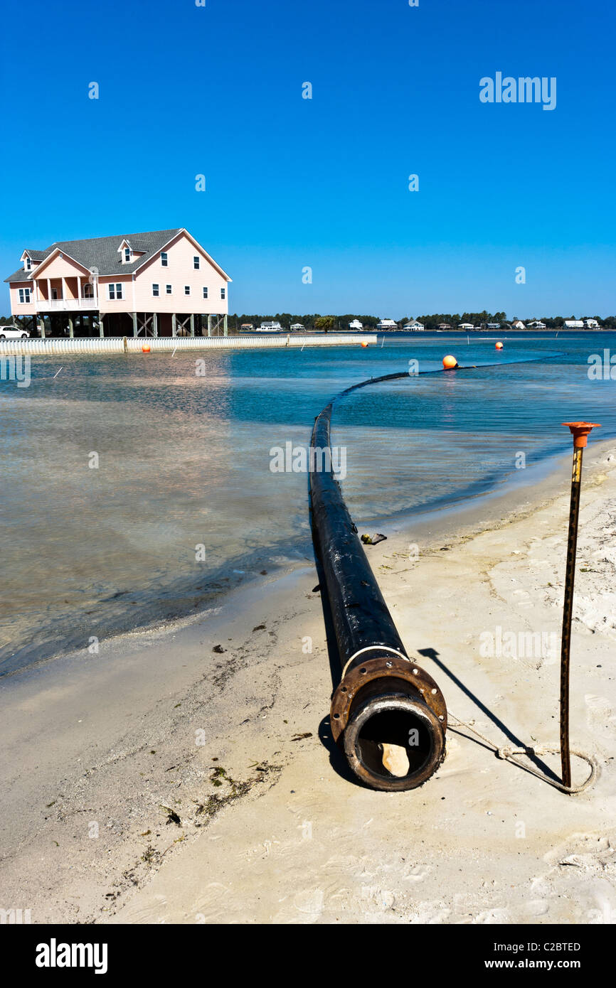 Fuoriuscita di olio sul braccio il piccolo Lagoon Pass protezione laguna poco dopo la Deepwater Horizon fuoriuscite di olio. Gulf Shores Alabama Foto Stock