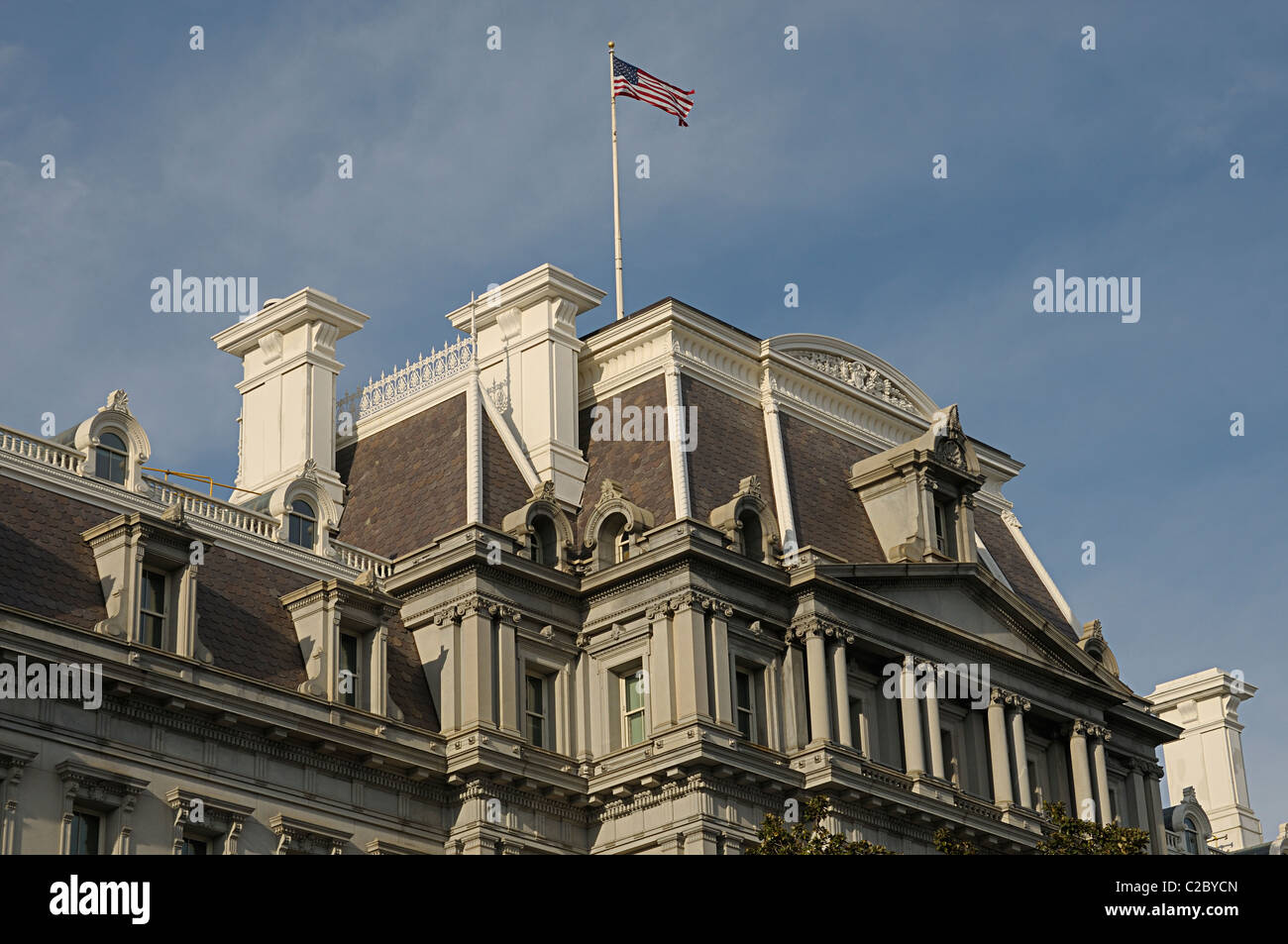 Fotografia del Dwight David Eisenhower Executive Office Building in Washington, D.C. su un bellissimo cielo blu al giorno. Foto Stock