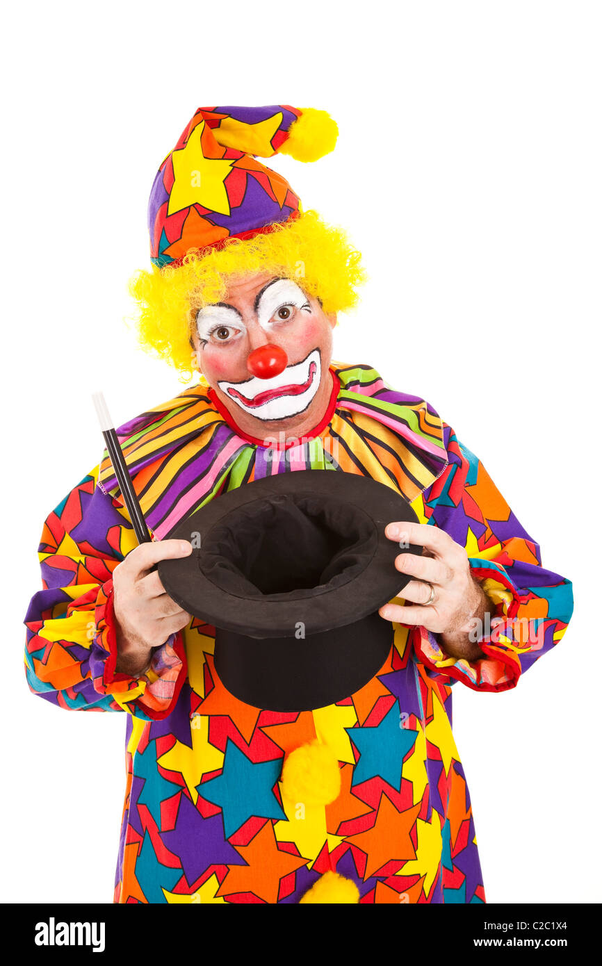 Triste compleanno clown perse la sua bunny nella magia top hat. Isolato. Foto Stock