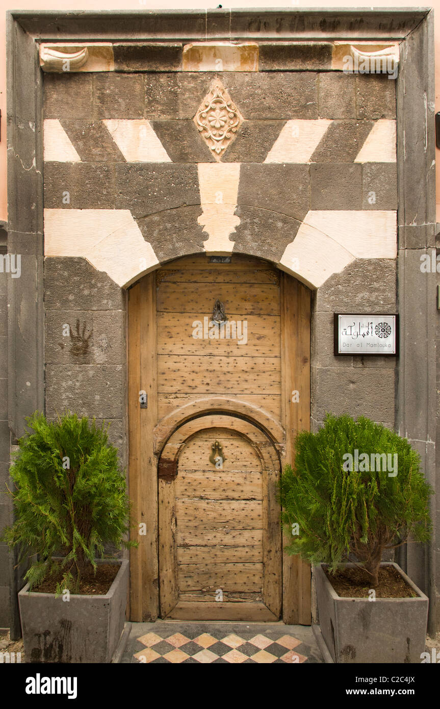 A Damasco in Siria Bazaar old palace house porta in legno Foto Stock