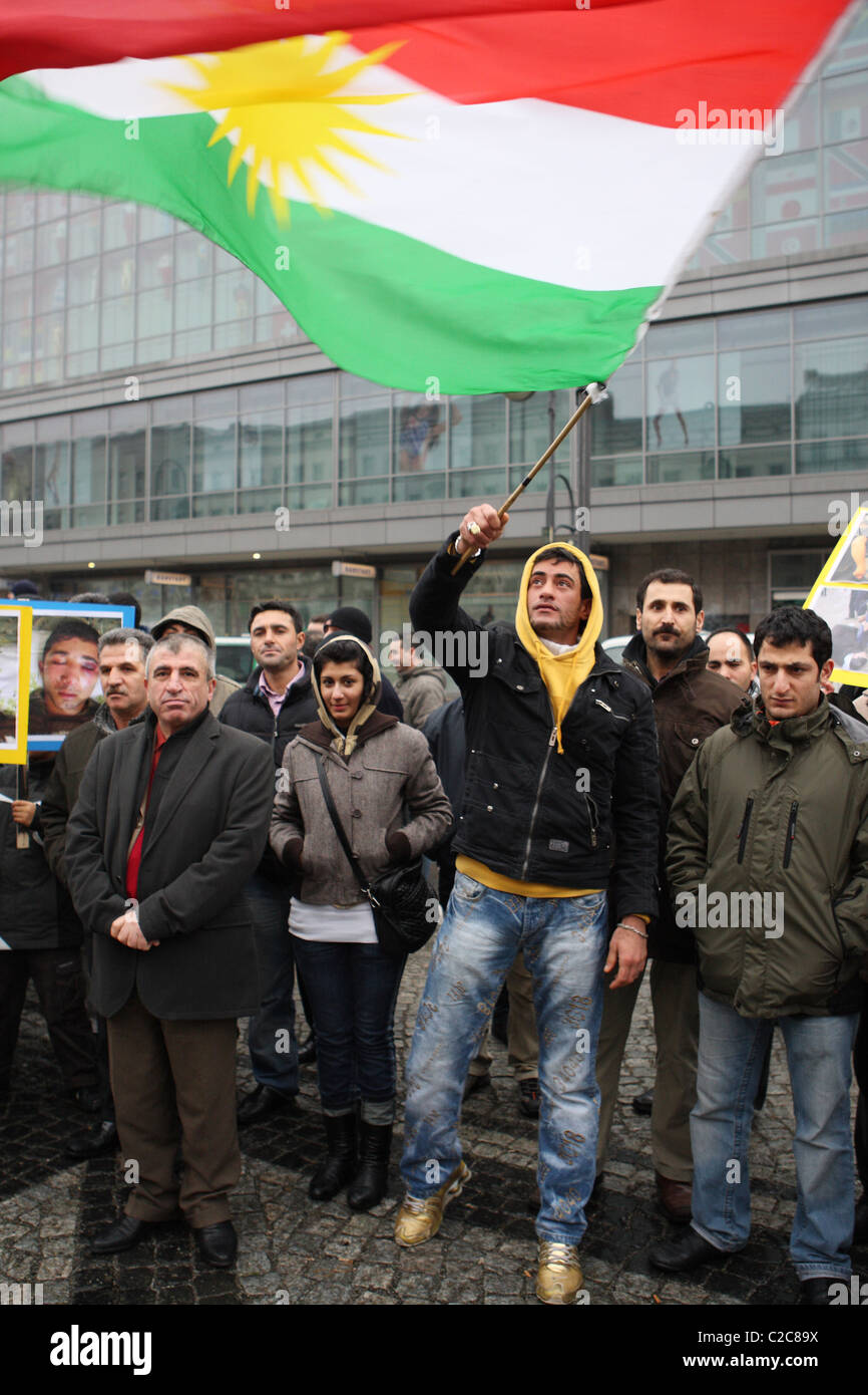 DEU, Berlino, 090222, Berlino, Kurden Demo in Berlin zum 10 jaehriger Inhaftierung von Oecalan Foto Stock