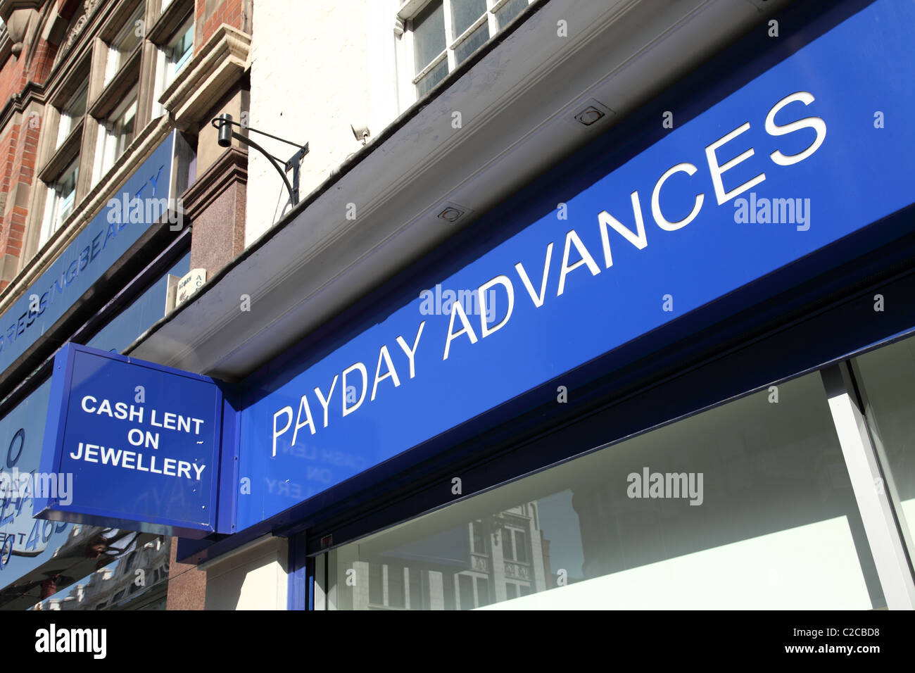 Un Payday anticipi store in una città del Regno Unito. Foto Stock