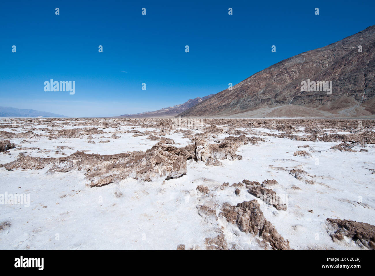 In California. Saline vicino bacino Badwater, Parco Nazionale della Valle della Morte. Foto Stock