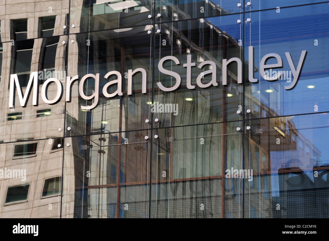 Morgan Stanley e società di servizi finanziari ha segno, Canary Wharf, Docklands, Londra, Inghilterra, Regno Unito Foto Stock