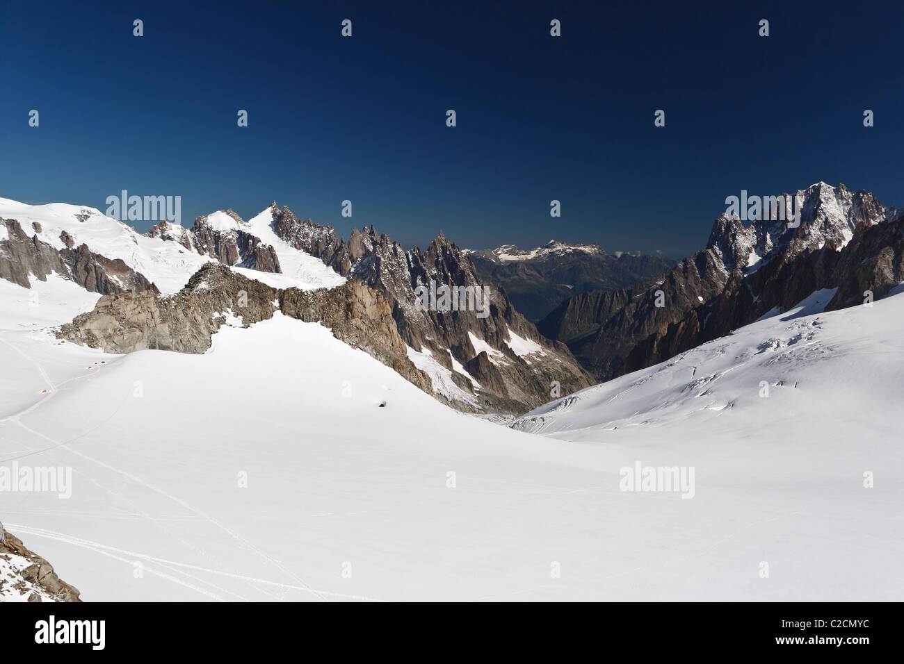 Mer de Glace ghiacciaio da Herbronner picco, massiccio del Monte Bianco Foto Stock