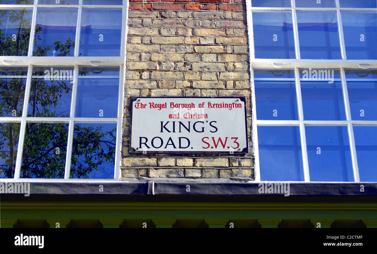 Un cartello stradale di King's Road, SW3, a Chelsea, Londra, Regno Unito Foto Stock