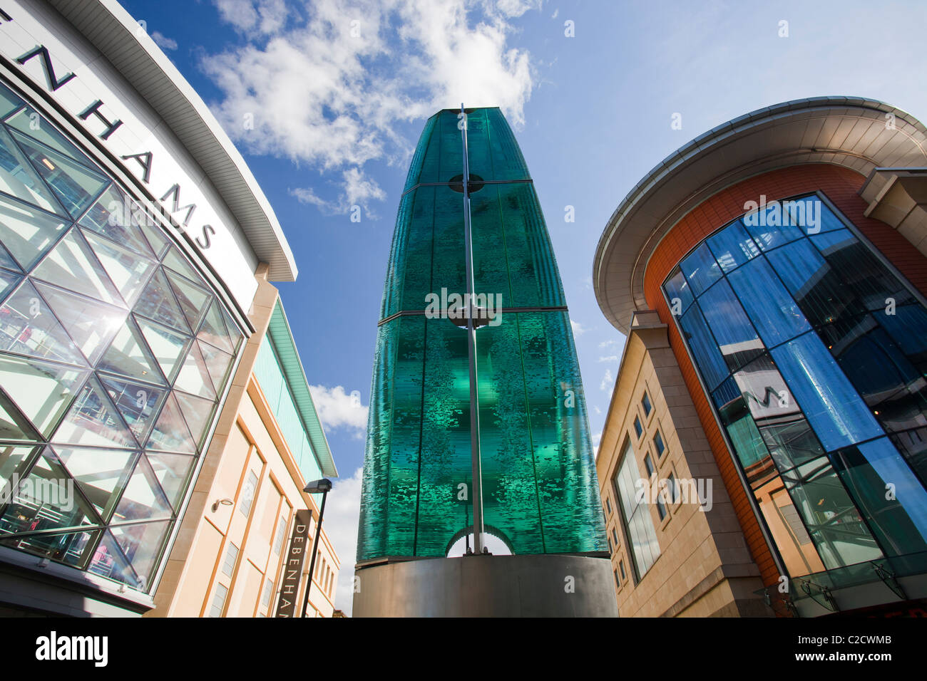 Danny Lane 'ellissi eclissi' sculture in vetro nel centro cittadino di Newcastle, Tyneside, Regno Unito. Foto Stock