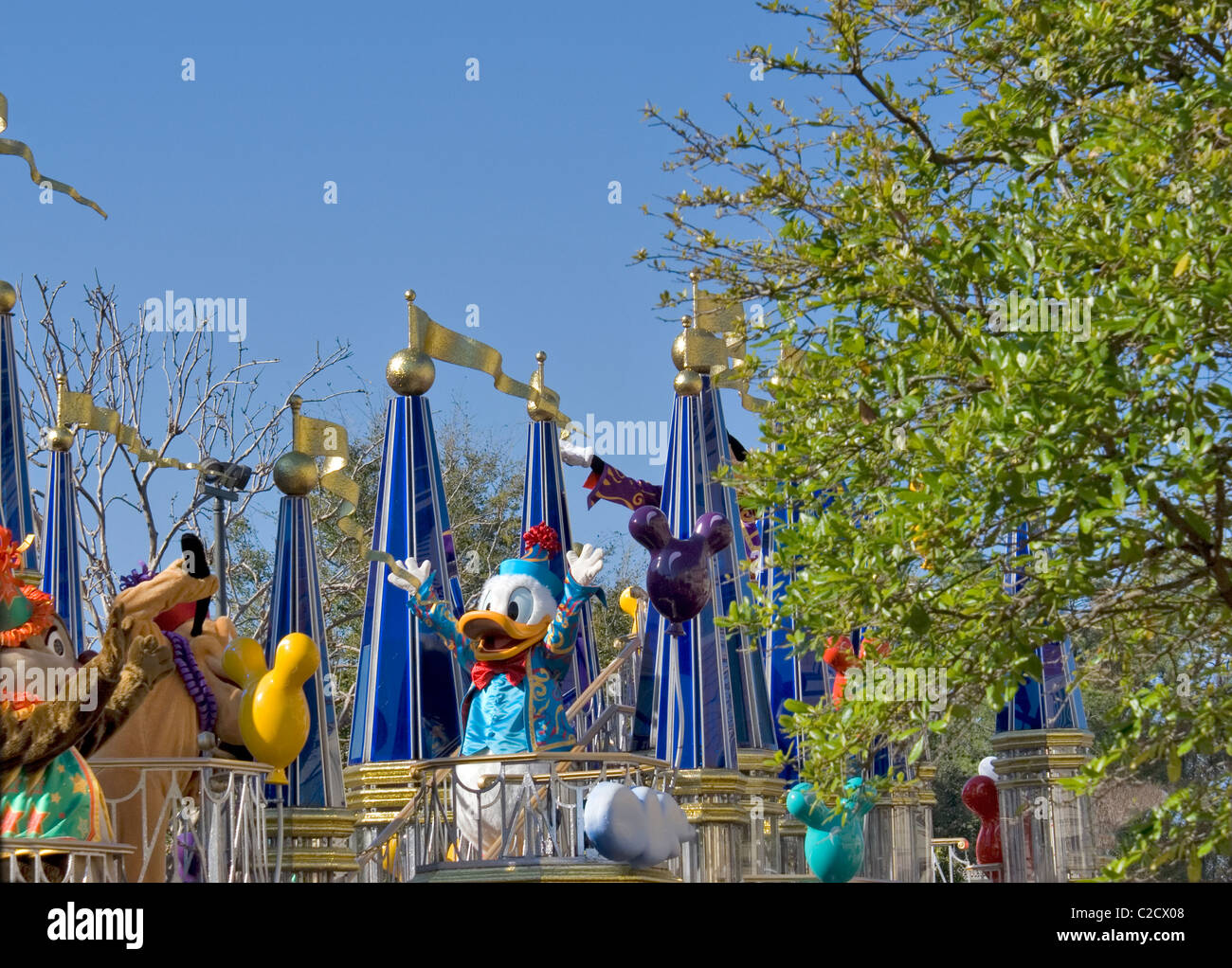Donald Duck sulla sfilata galleggiante, il Walt Disney World Resort di Orlando, Florida, Foto Stock