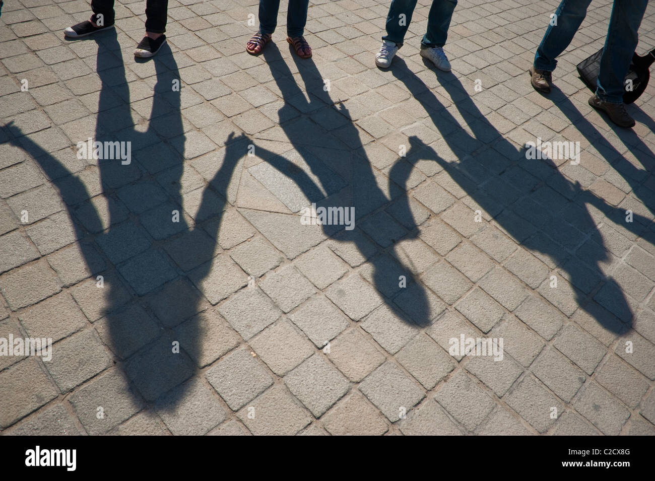 Parigi, Francia, Ombre, Human Chain Group People's Shadows on Ground, pubic Holding Hands, Symbol Foto Stock