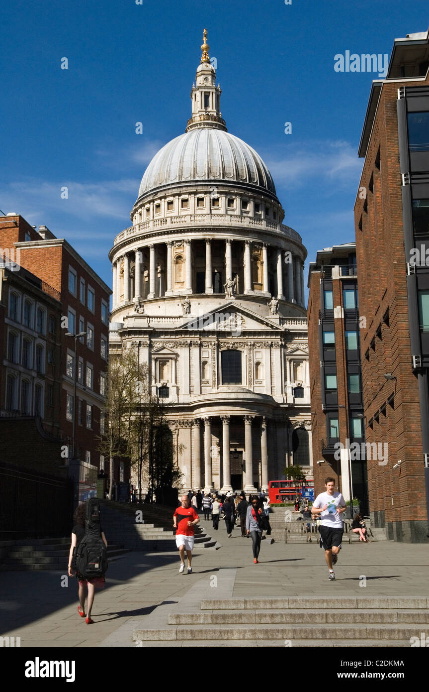 St Pauls Cathedral Peters Hill London REGNO UNITO ufficio città di lavoratori HOMER SYKES Foto Stock