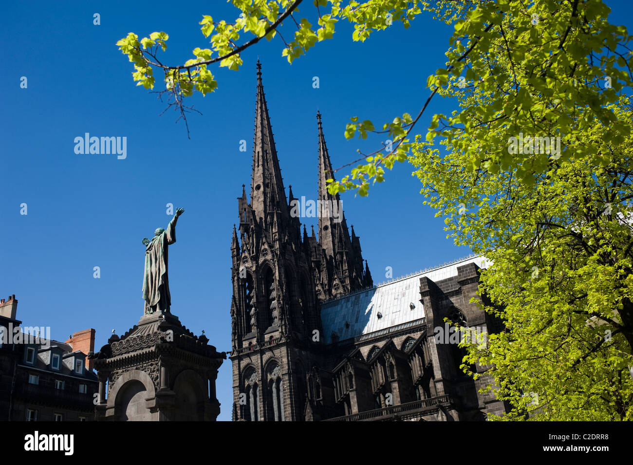 La cattedrale di Notre Dame de l'Assomption nella cattedrale di Clermont-Ferrand. Regione Auvergne, Francia. Foto Stock