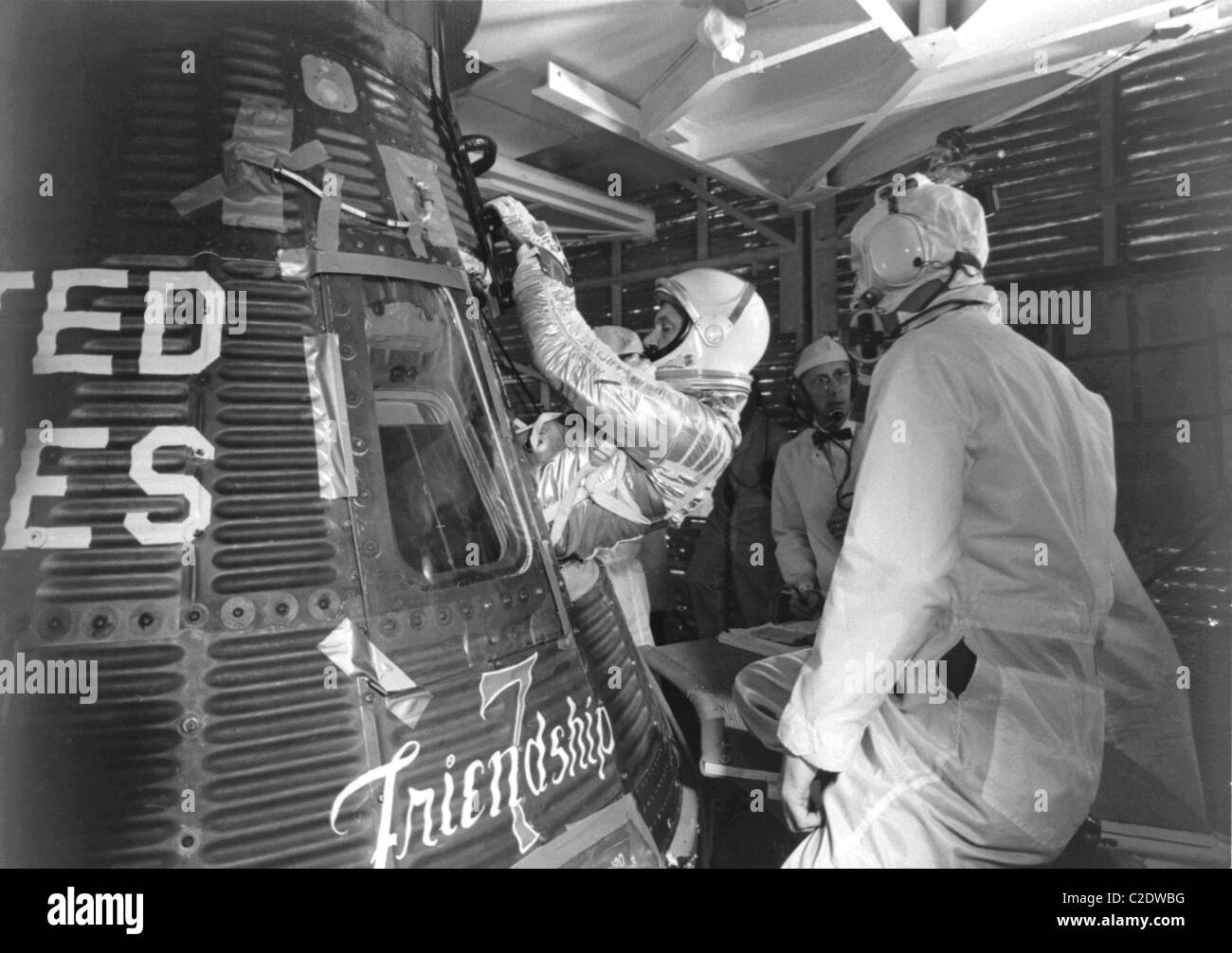 John Glenn, Jr. entrando in navicella spaziale amicizia 7 Foto Stock
