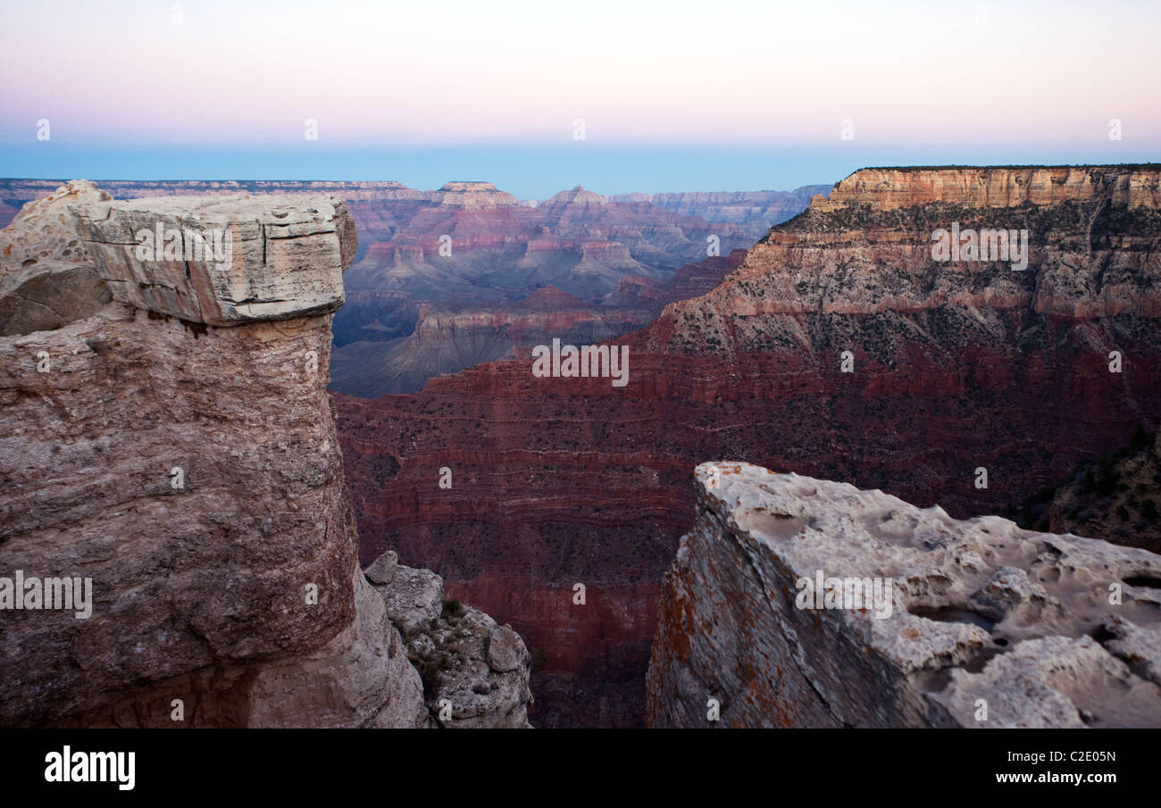 Stati Uniti d'America, Arizona, tramonto sul bordo meridionale del Gran canion visto dal punto di madre Foto Stock