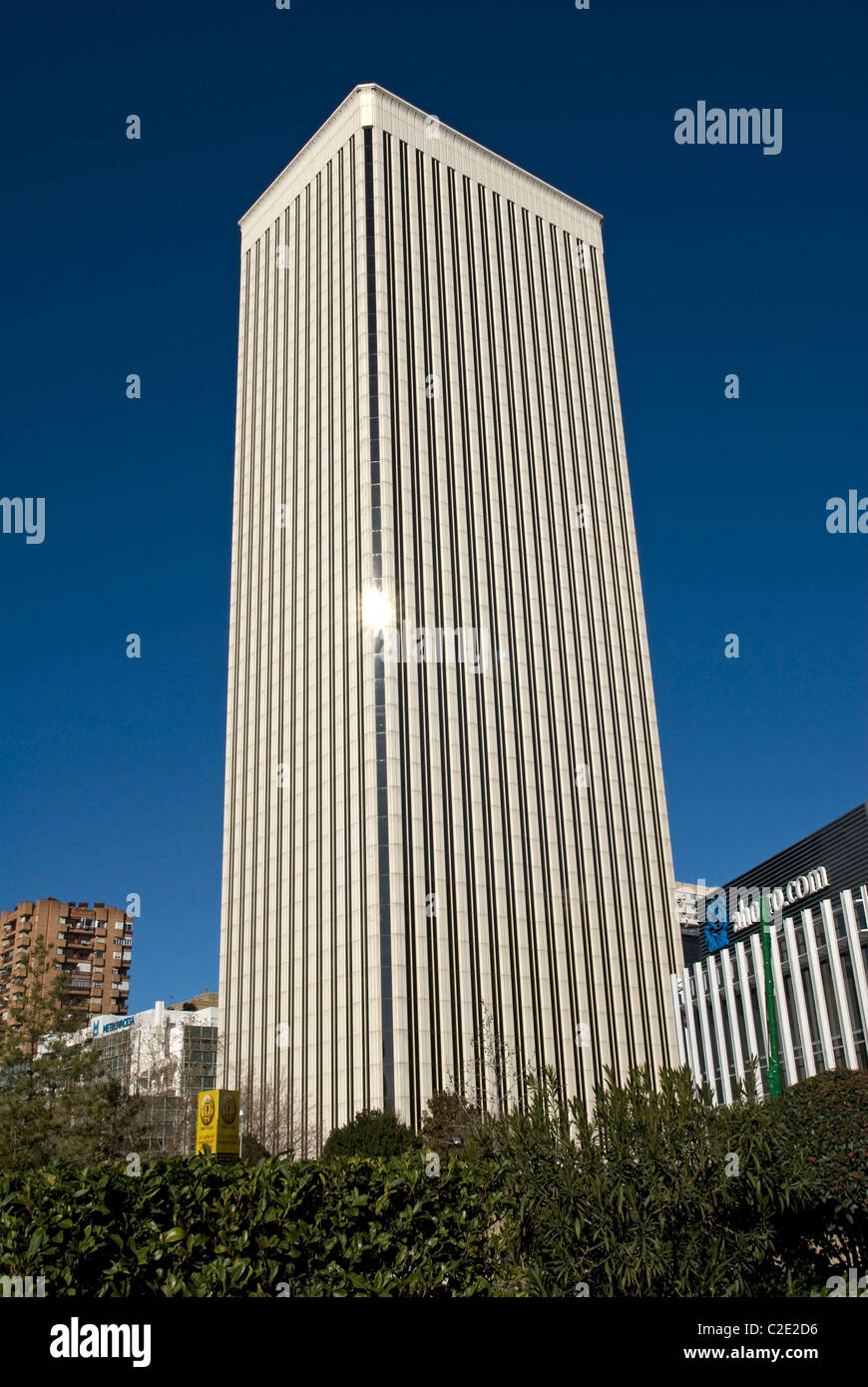 Torre Picasso. Picasso square. Paseo de la Castellana. Azca il quartiere finanziario. Madrid. Spagna Foto Stock