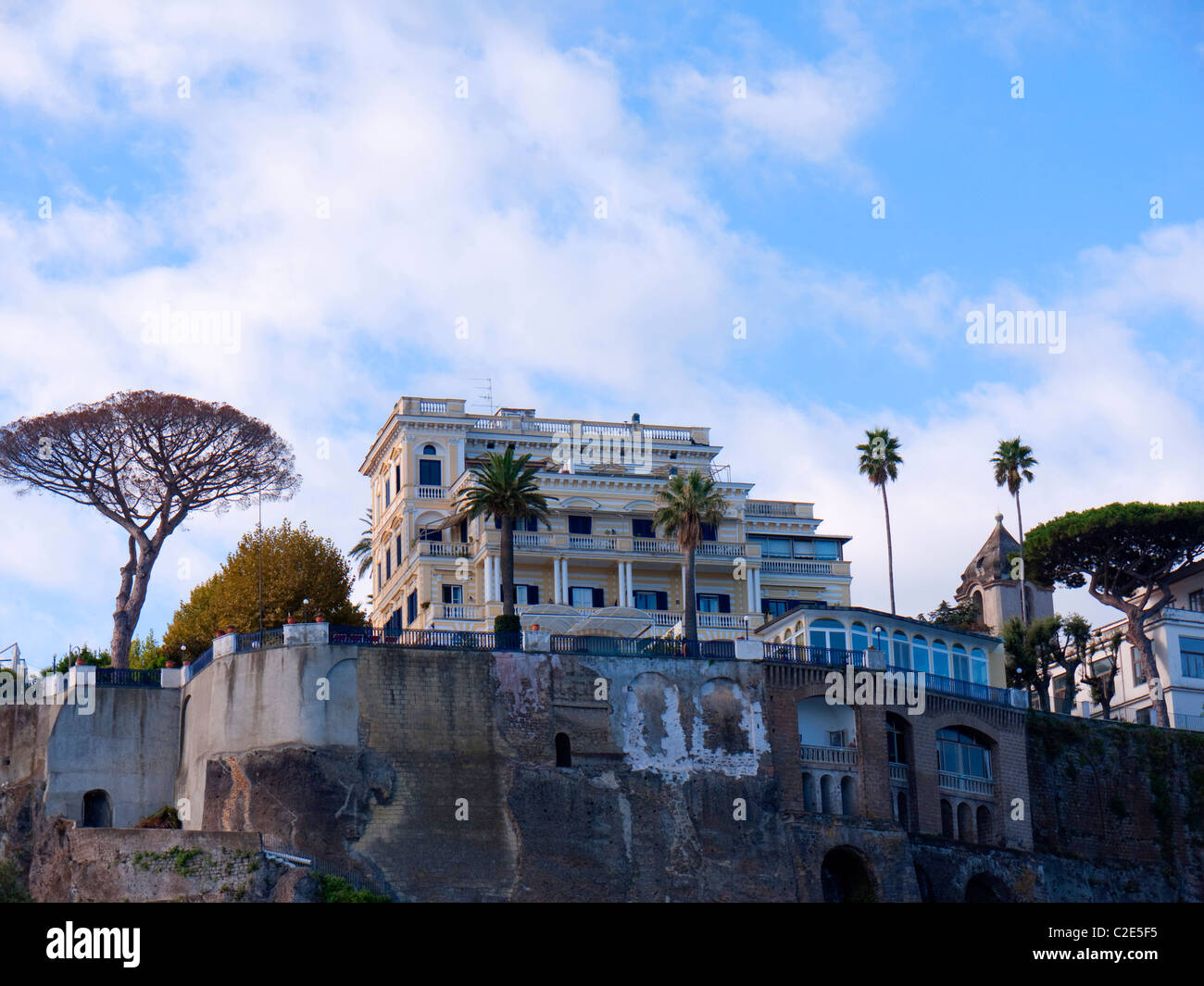 Sorrento nella baia di Napoli Italia Foto Stock