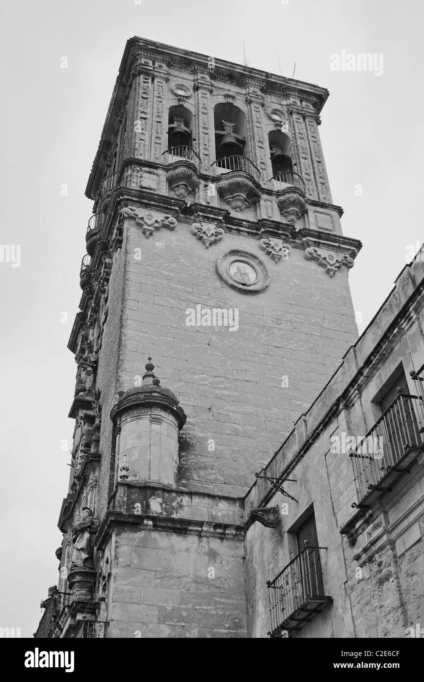 Chiesa di Santa Maria, Arcos de la Frontera. Pueblos Blancos ("città bianca"), la provincia di Cadiz Cadice, Andalusia, Spagna Foto Stock