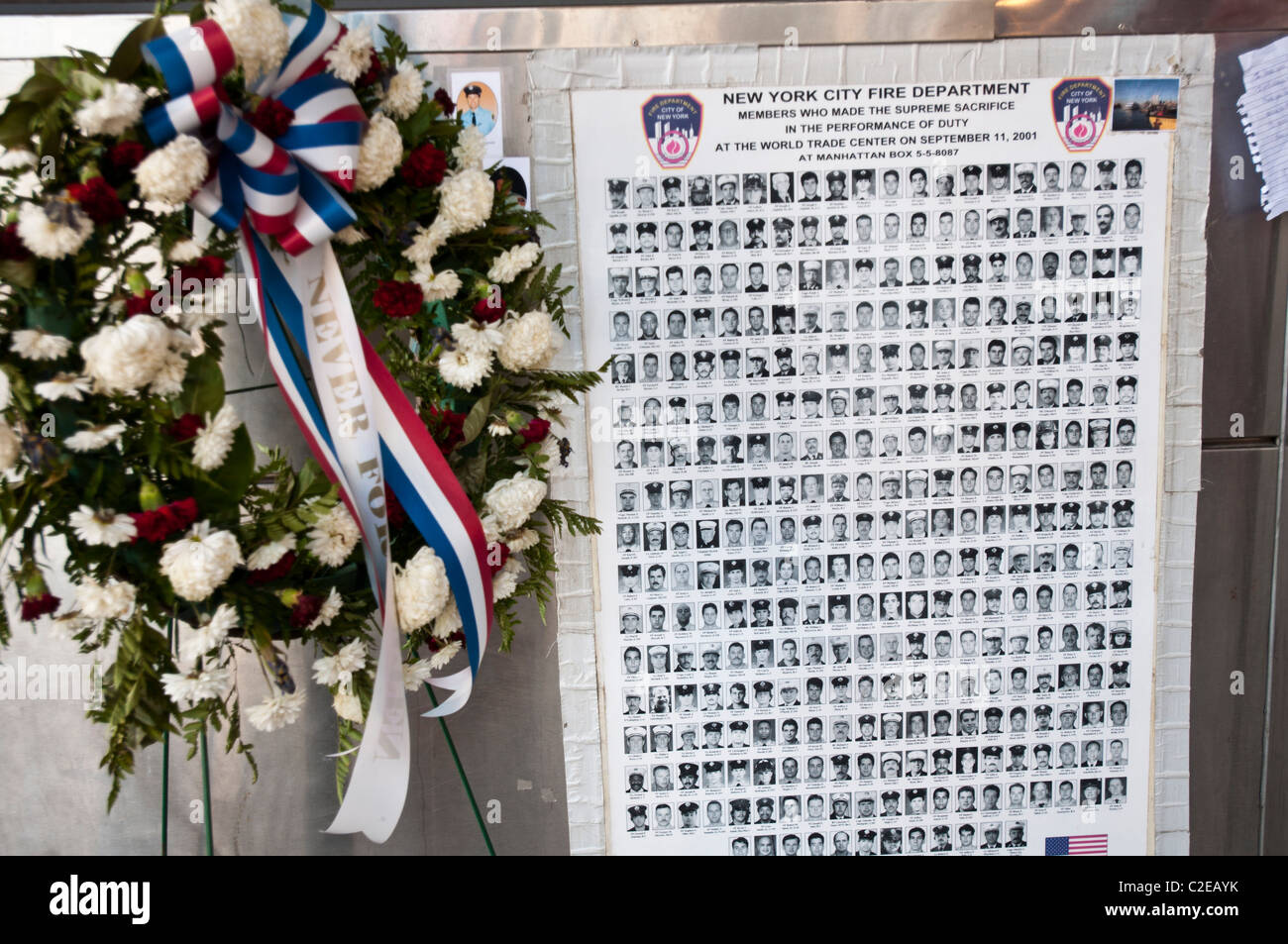 Il punto zero al suolo, Memorial elenco di New York gli agenti dei vigili del fuoco è morto presso il World Trade Centre in Settembre 11 2001, un terrorista Foto Stock