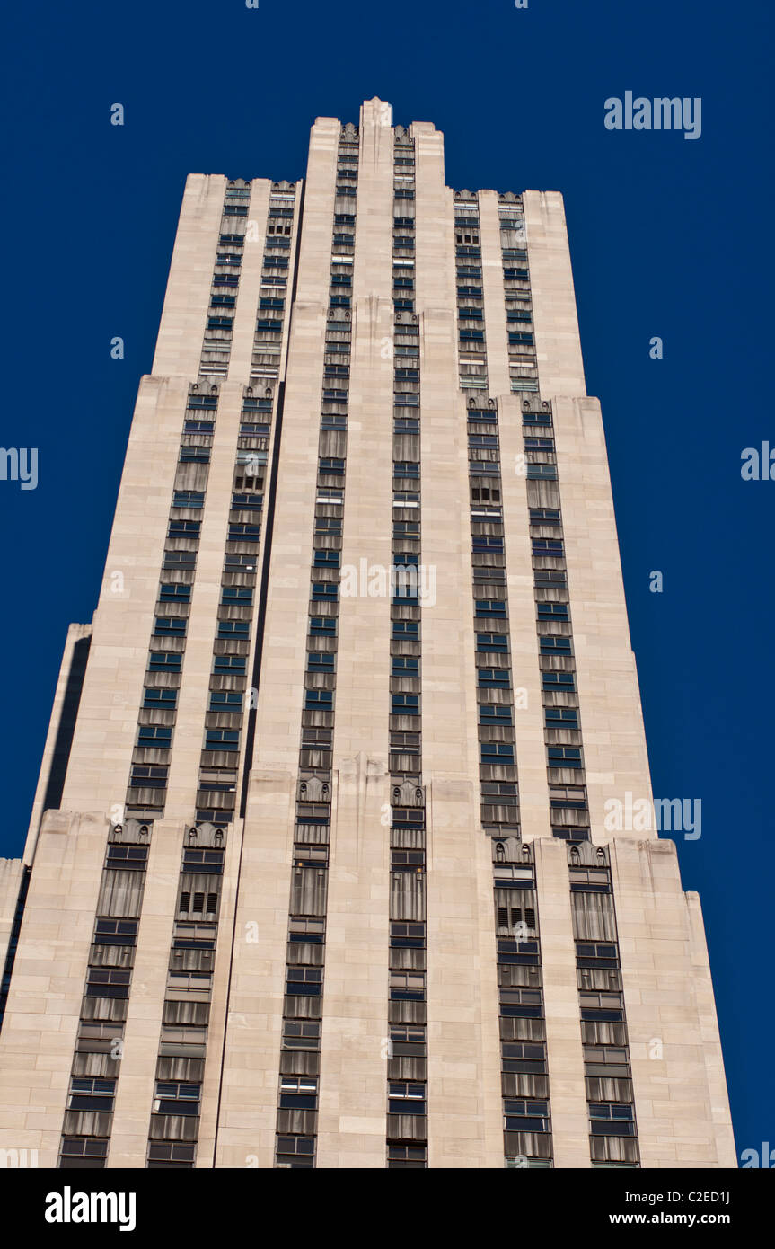 Roccia 30, Rockefeller Center grattacielo, cielo blu sullo sfondo Manhattan, New York, USA, New York, NY, New York, Big Apple, Manhatt Foto Stock