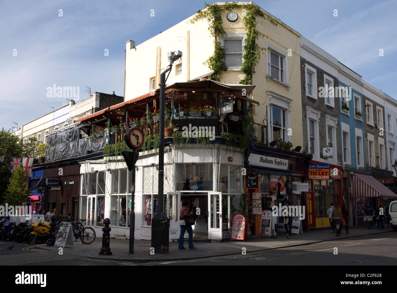 Negozi e boutique in Portobello Road London W11, England Regno Unito Foto Stock