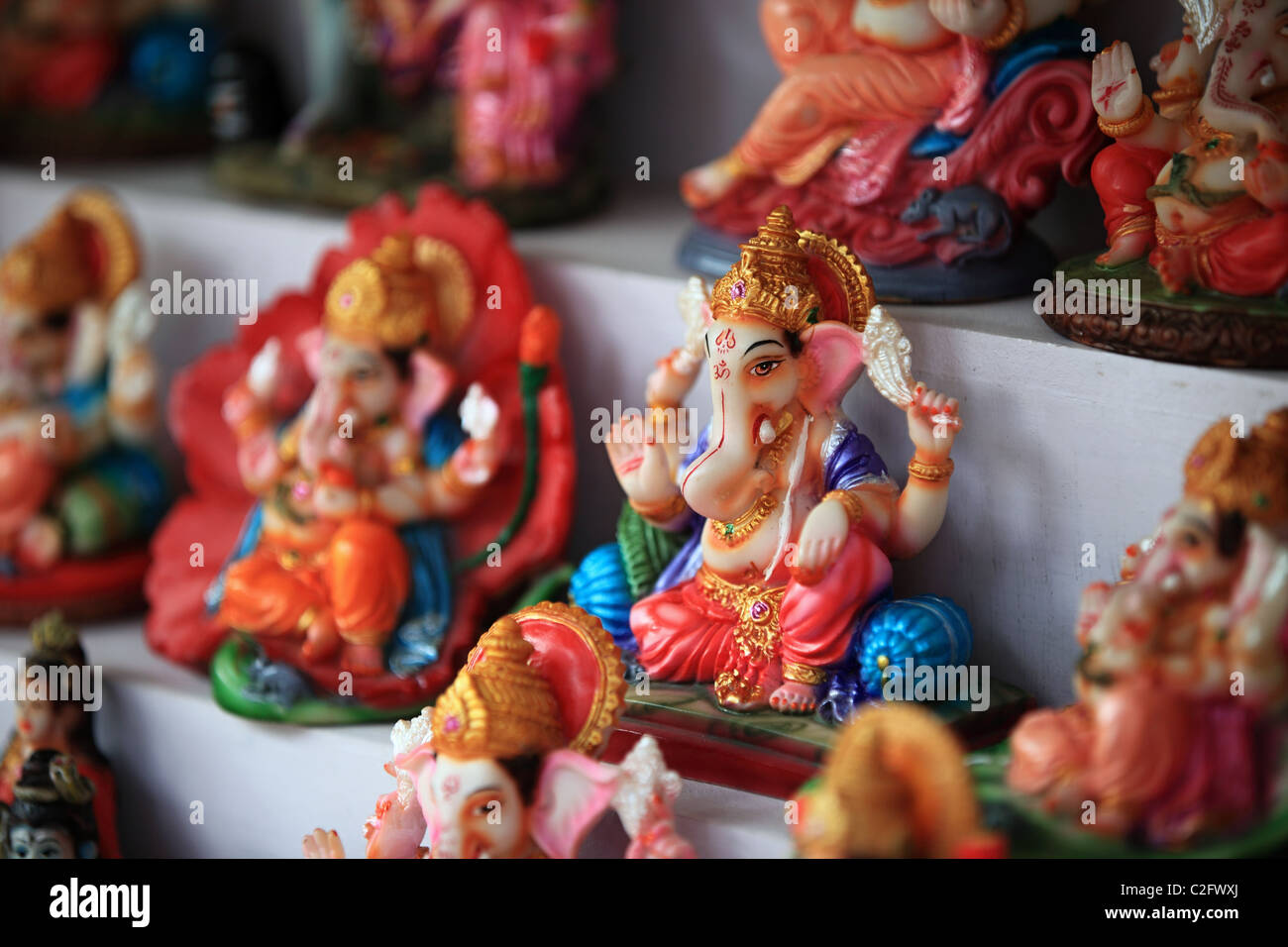 Poco Ganesh statue al mercato Andhra Pradesh in India del Sud Foto Stock