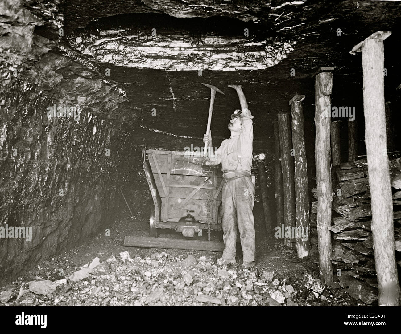 Le miniere di carbone nel tunnel Foto Stock