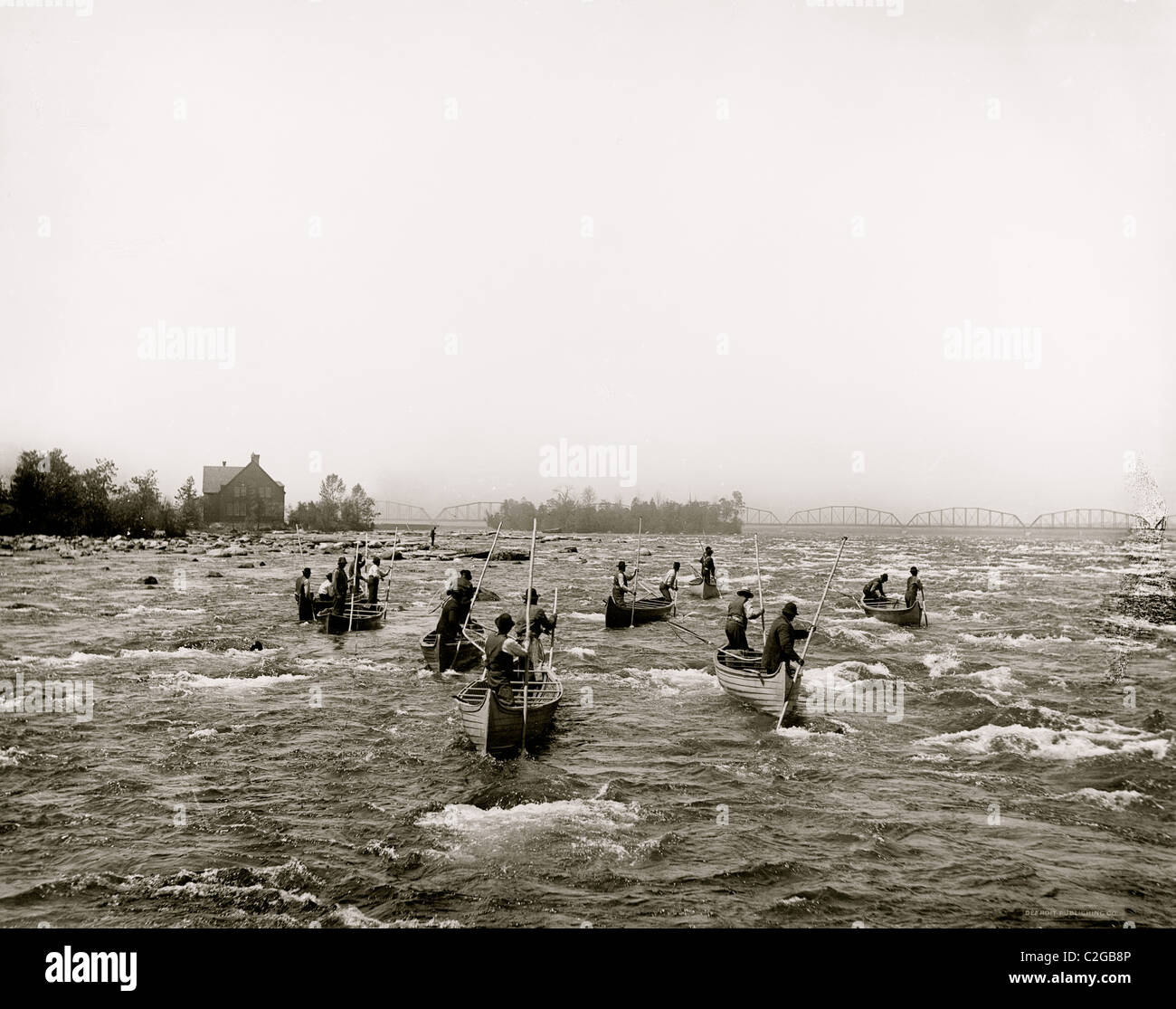 Gli indiani di pesca in the Rapids, Sault Ste. Marie, Mich. Foto Stock