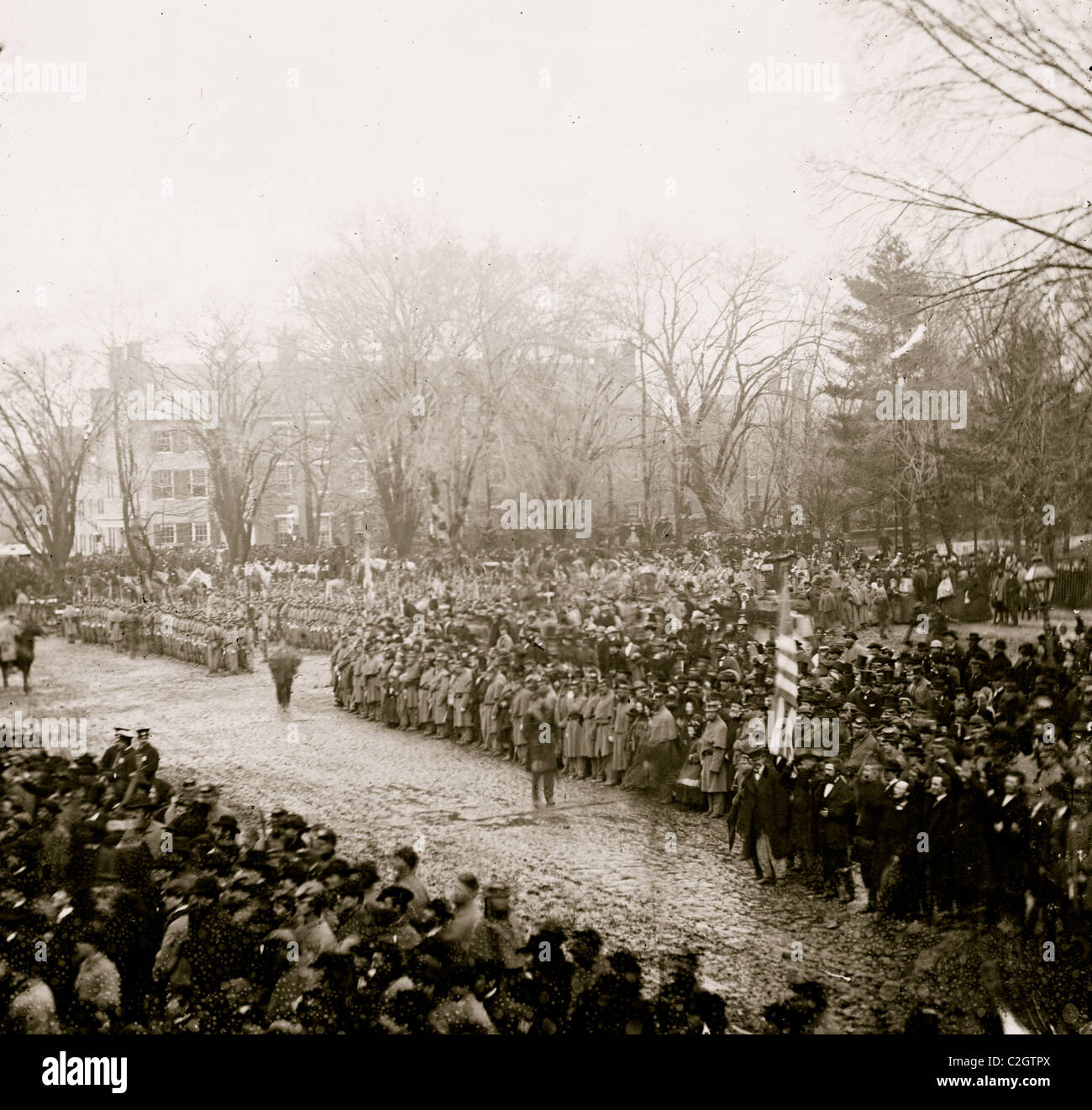 Washington, Distretto di Columbia. Di fronte alla folla il presidente Abraham Lincoln di seconda inaugurazione Foto Stock