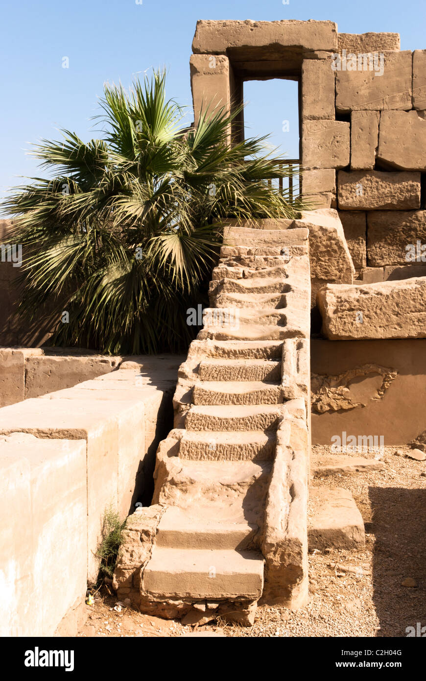 Vicino al grande Festival Hall costruita dal Faraone Tuthmoses III - Tempio di Karnak complesso - Luxor, l'Alto Egitto Foto Stock
