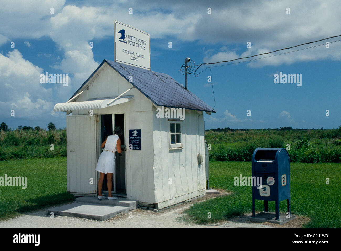 Questa vecchia fattoria versato in Everglades a Ochopee, Florida, è considerata la più piccola esistente post office negli Stati Uniti d'America. Foto Stock