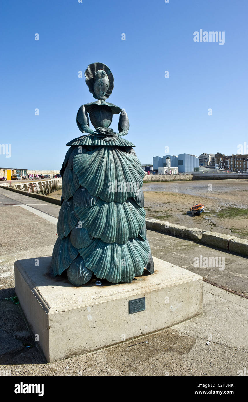 La scultura della Signora Booth, il guscio Lady a Margate. Foto Stock