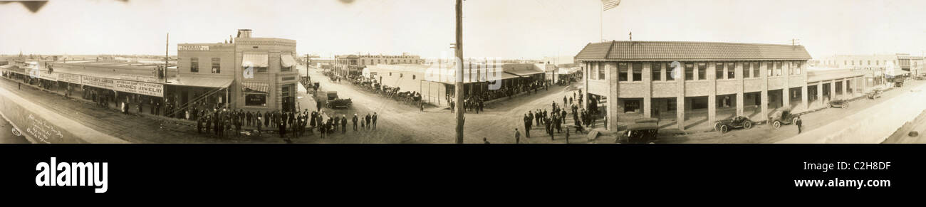 Strada per automobili il giorno della gara, Imperiale, CA, 22 febbraio, 1913 Foto Stock