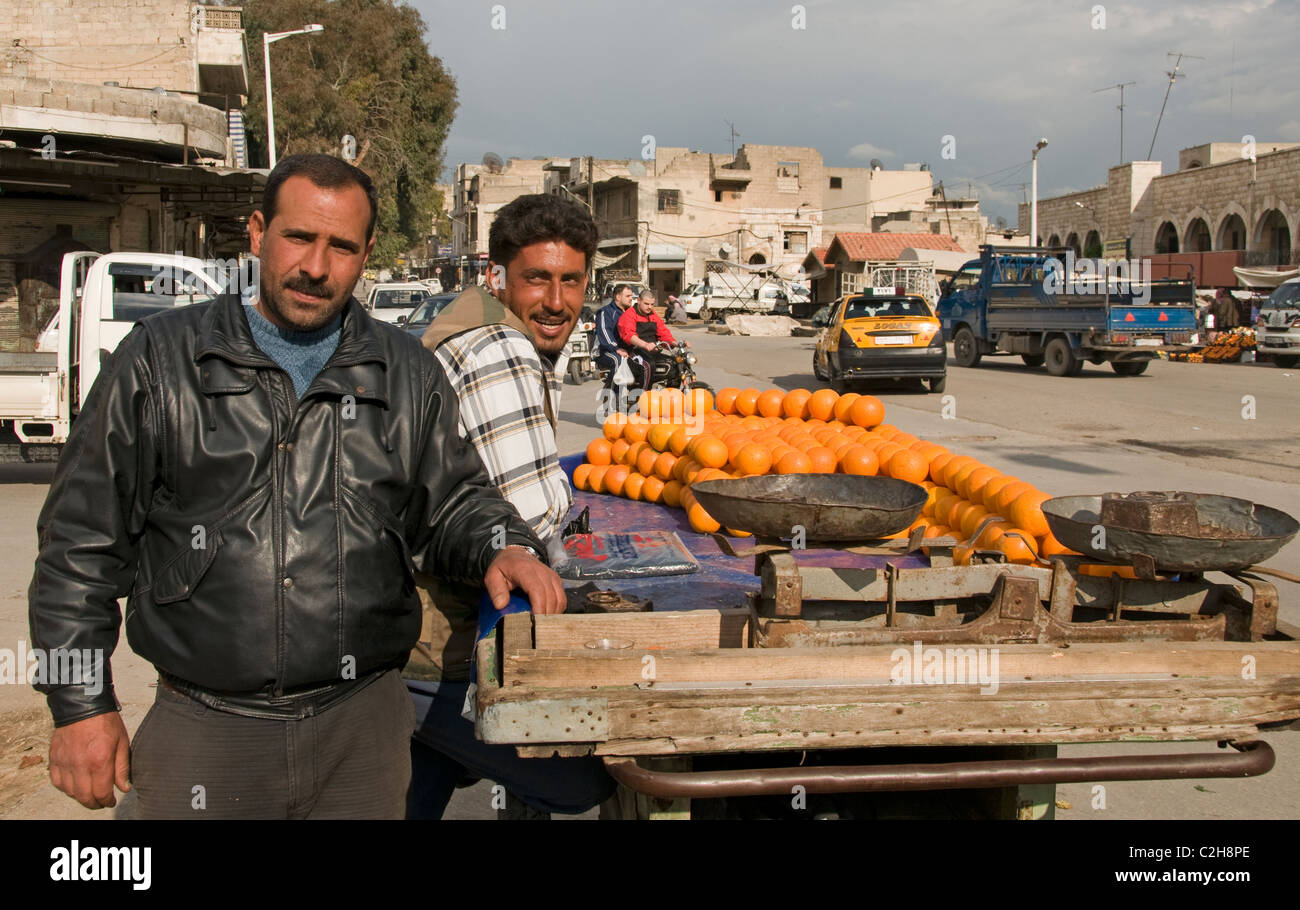 Hama Siria Bazaar Souq market shop città vecchia Foto Stock