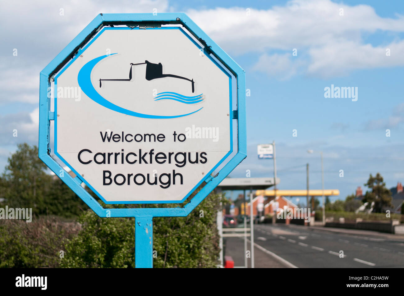 Segno per Carrickfergus Borough consiglio. "Benvenuti a Carrickfergus Borough" Foto Stock