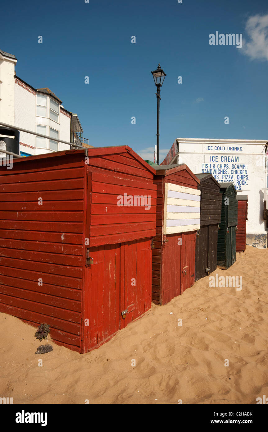 Cabine sulla spiaggia, a Porto broadstairs Kent REGNO UNITO Foto Stock