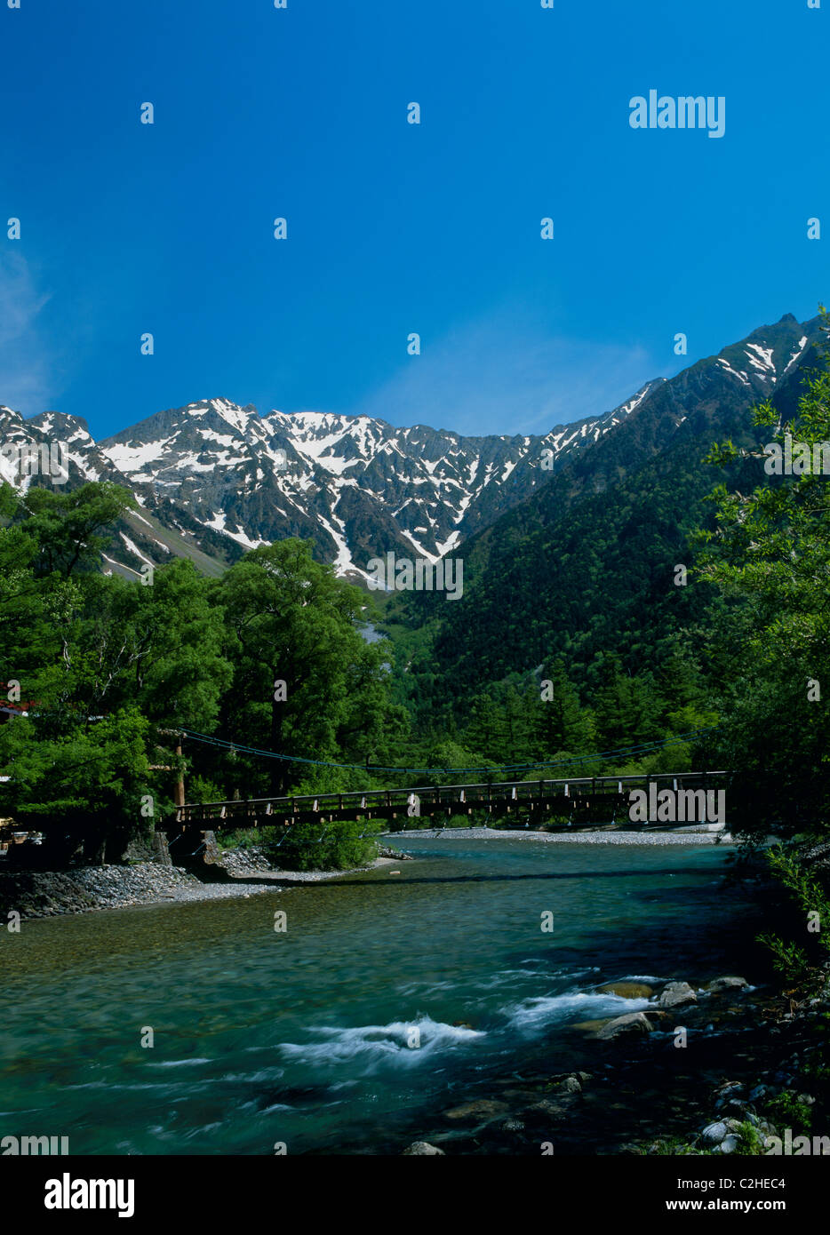 Montare Hotaka e fiume di Kamikochi, Matsumoto, Nagano, Giappone Foto Stock