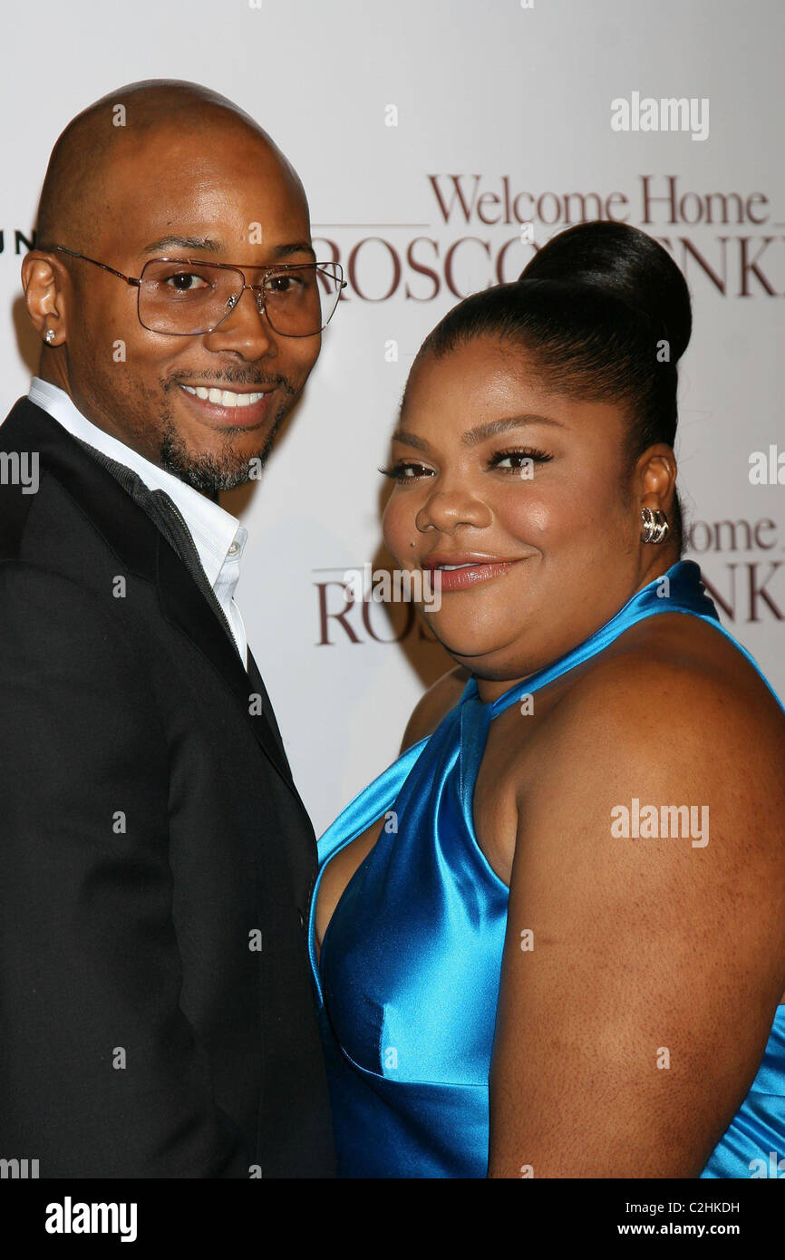 Mo'Nique e suo marito Sidney Premiere mondiale di 'Welcome Home Roscoe Jenkins' a Grauman's Chinese Theatre di Los Angeles, Foto Stock